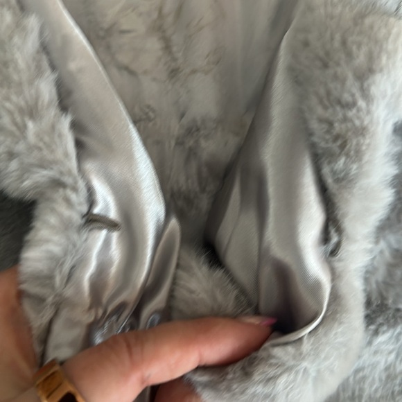 BHDLN ANTHROPOLOGIE Maxime Satin Lined Faux Fur Wrap Small - Picture 4 of 10